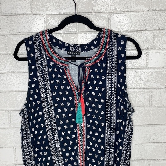 Tribal Tasseled Print Sleeveless Tank Top - Picture 3 of 10